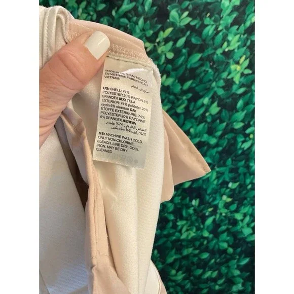 🤍 White House Black Market Winter White Flat-Front Dress Pants – Size 8 - Picture 5 of 8